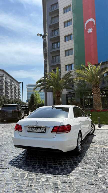 Mercedes E 220 4MATIC, 2.1 L, 2014 il, 570 000 km 90-NE-720 — Avtomobillər, Bakı (3)