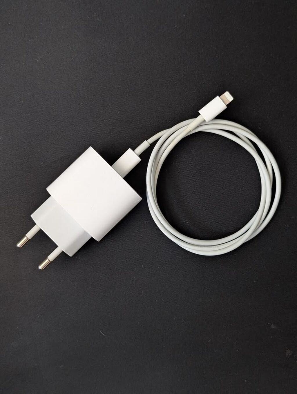 Məhsul: Divar adapteri + Lightning USB kabeli dəsti - Tip: İki — Şarj cihazları, Bakı