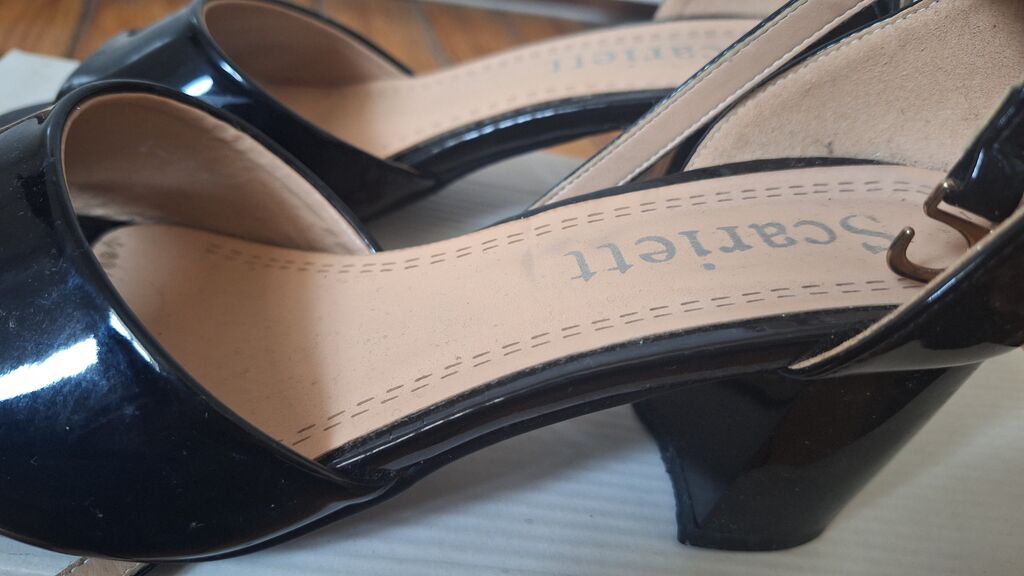 Scarlett qadın sandaleti - Rəng: qara, laklı parlaq üstlük - Model — Sandal, Bakı