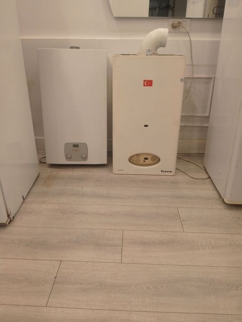 Iki ede konbi satlit qimet 450 azn - Kombi: Bywarm, 24 kW güc. Ön — Bakı
