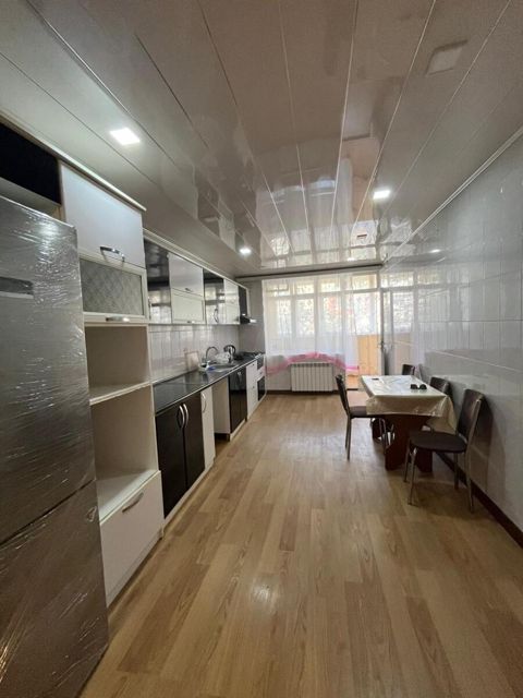 Satılır 4 otaqlı köhnə tikili 100 m² — Bakı
