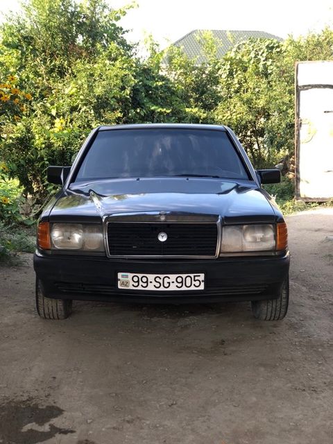 Mercedes 190, 2.0 L, 1990 il, 56 899 km — Salyan