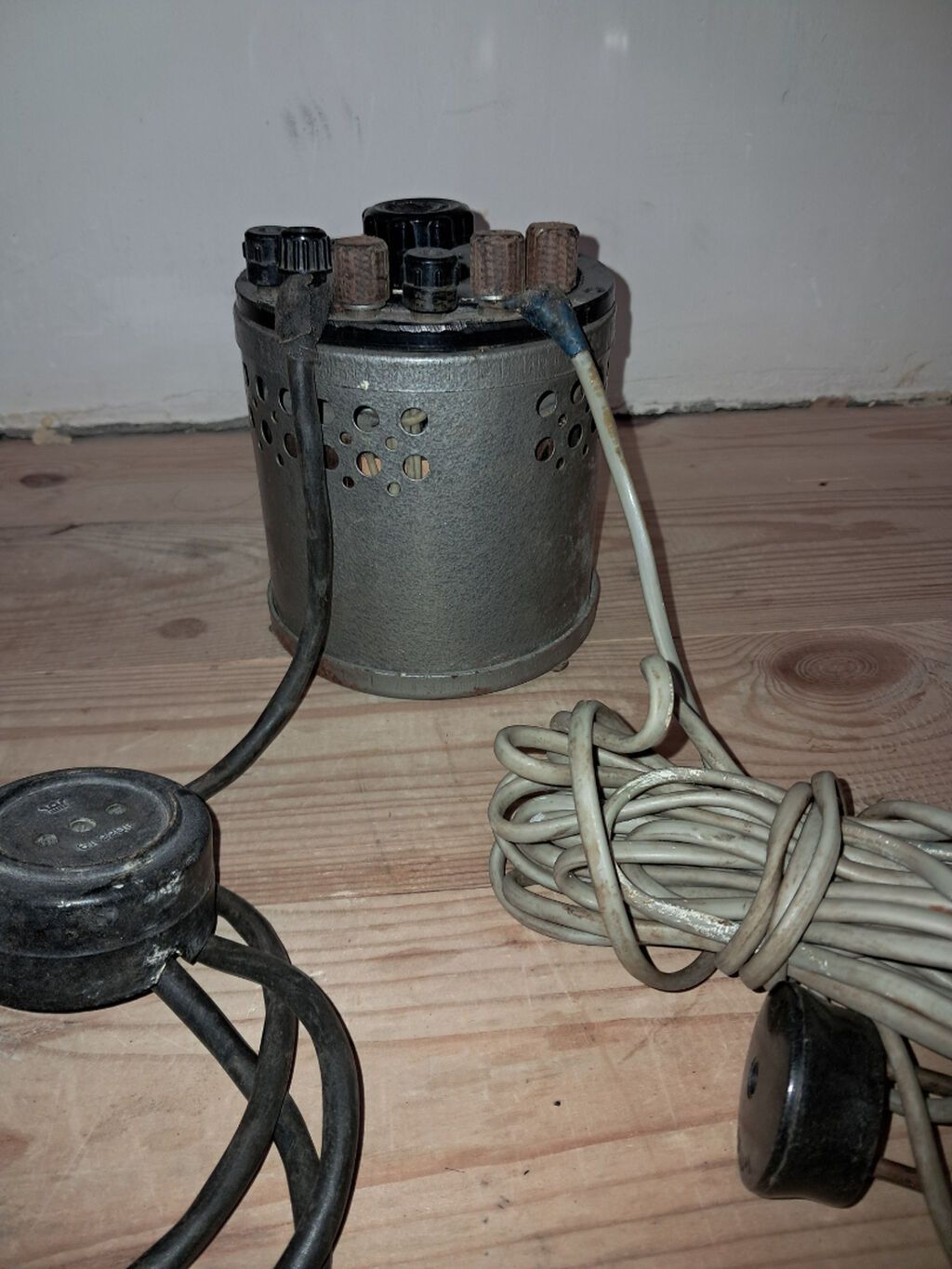 0 - 250 Volt 2 A Sovet Istehsali Sumqayıtdadı Almaq Fikri — Ev malları, Sumqayıt (2)