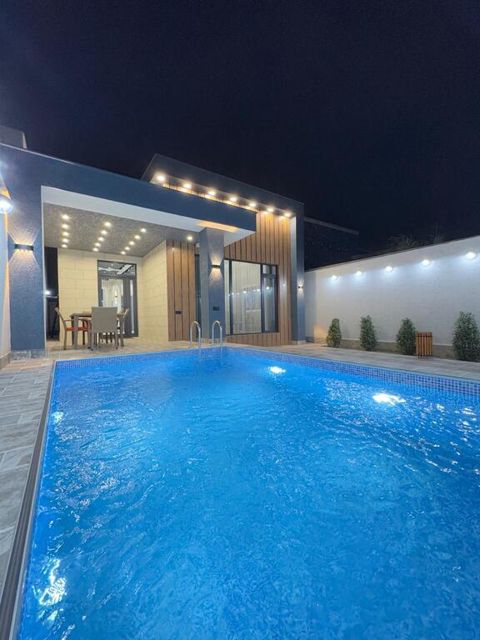 Satılır 3 otaqlı həyət evi/bağ evi 180 m² — Bakı