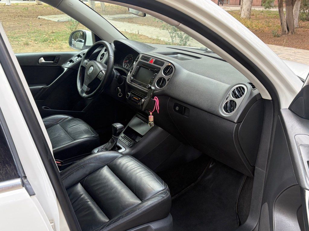 Volkswagen Tiguan, 2.0 L, 2011 il, 182 523 km — Avtomobillər, Bakı (5)