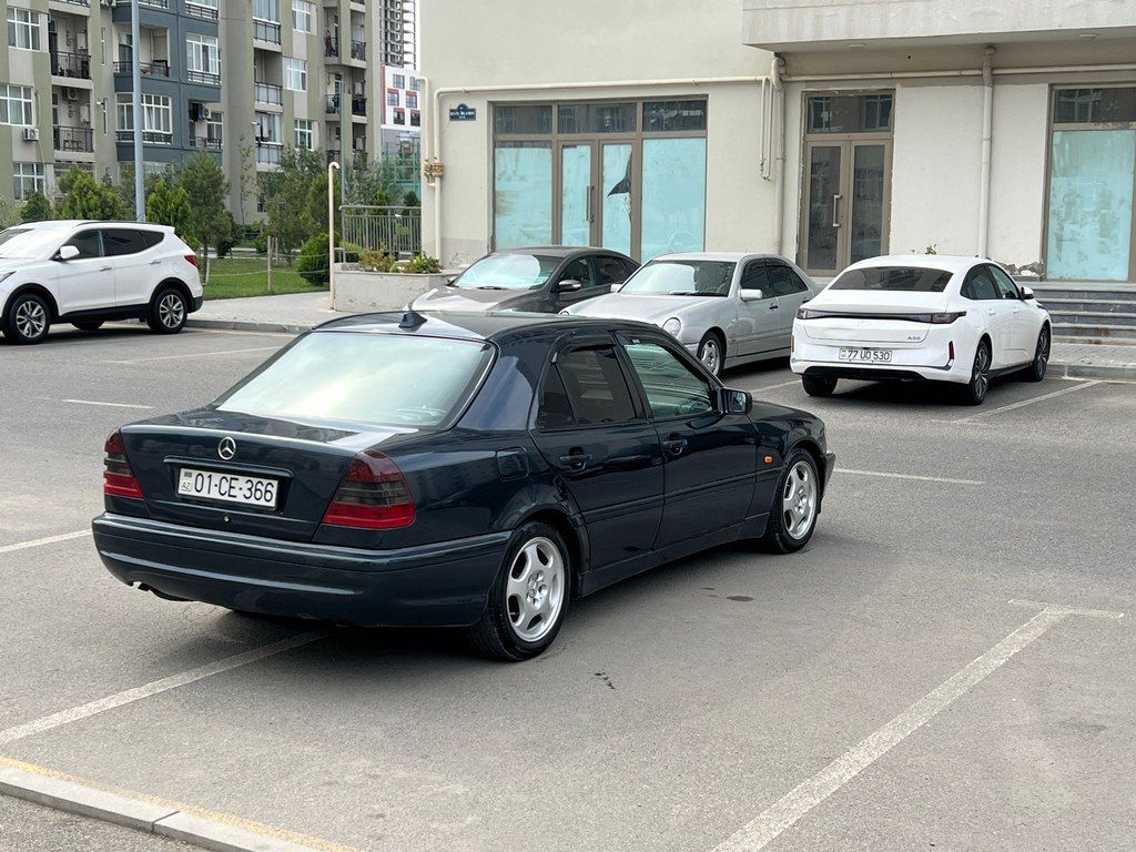 Mercedes C 200, 2.0 L, 1997 il, 558 545 km 01-CE-366 — Avtomobillər, Bakı (10)
