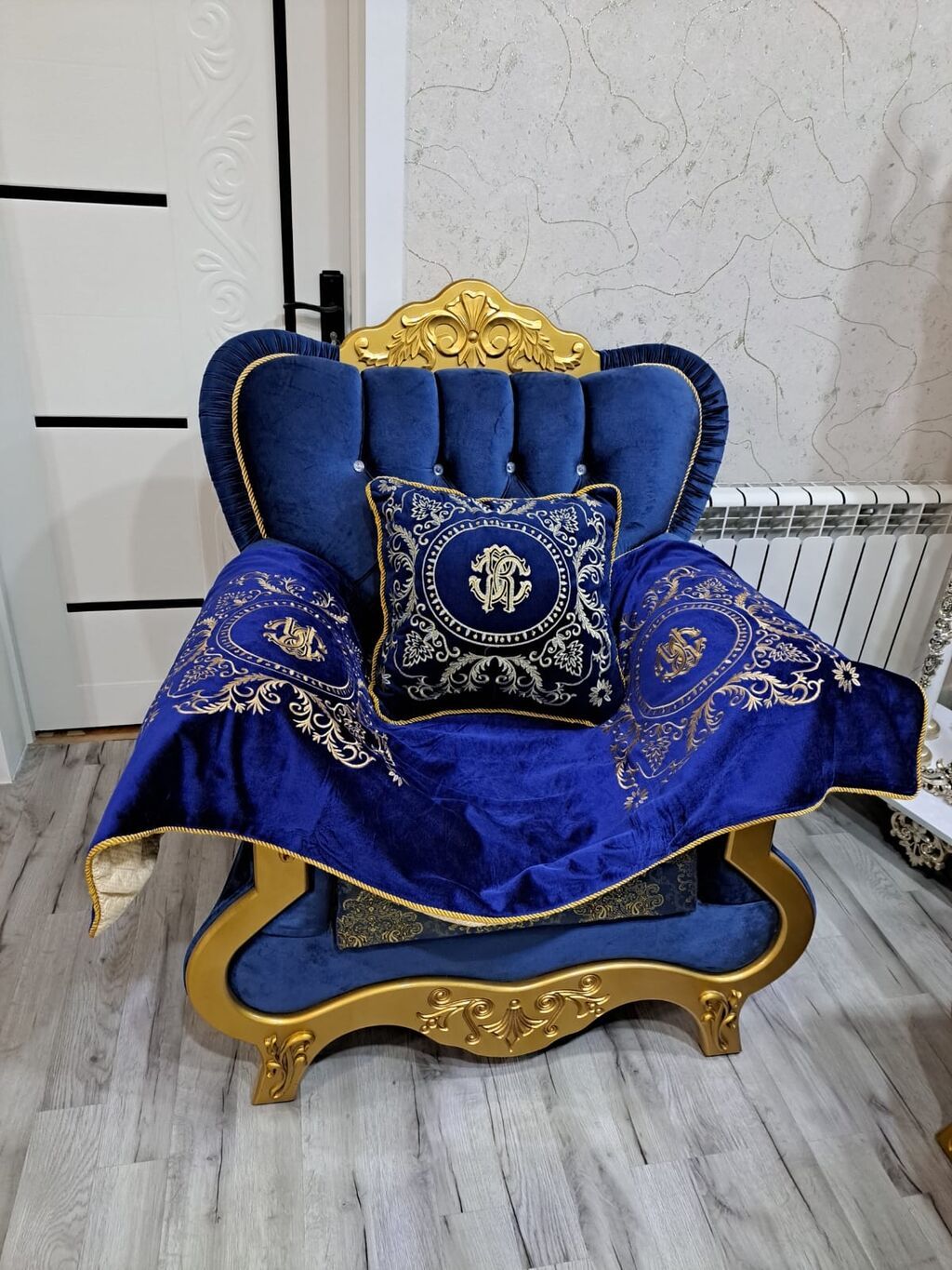 Klassik üslubda 3+1 oturma dəsti - Tərkibi: 3 nəfərlik divan və 1 — Yumşaq mobilya dəstləri, Bakı (4)