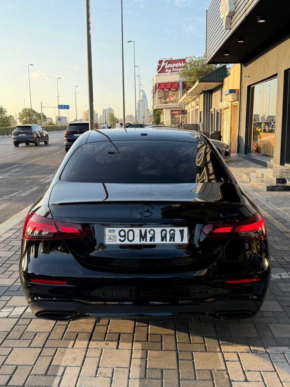 Mercedes E 350, 2.0 L, 2023 il, 56 000 km — Avtomobillər, Bakı (3)
