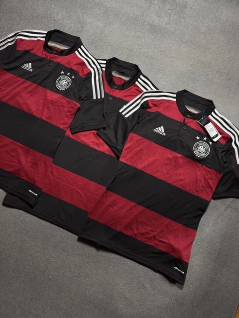 Futbolka, Adidas — tahiralyw