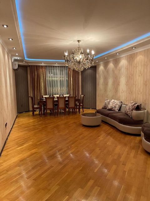 Satılır 3 otaqlı yeni tikili 160 m² — Bakı