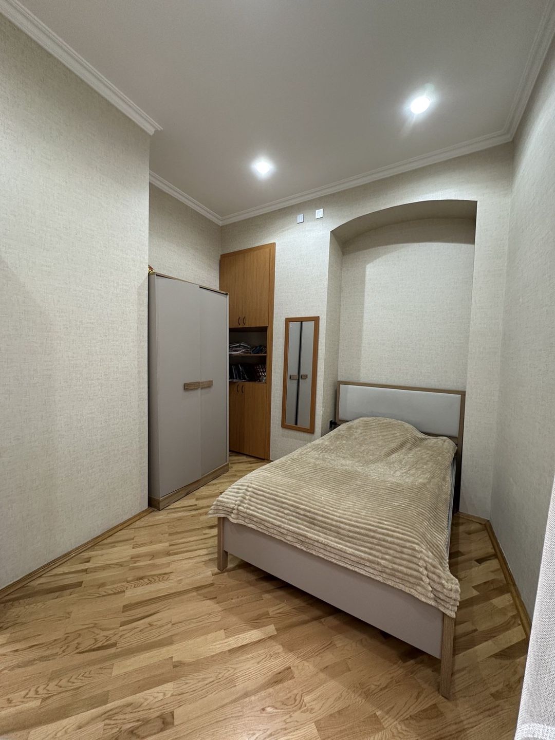 İcarəyə verilir 4 otaqlı köhnə tikili 160 m² — Mənzil, Bakı (8)