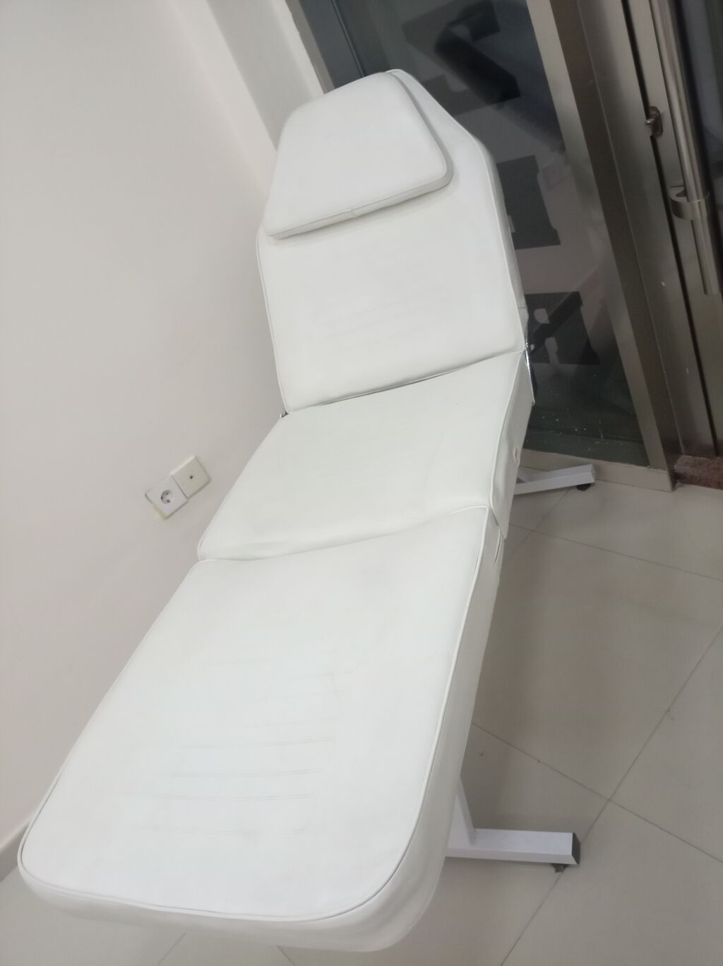 Kosmetoloji/massaj üçün çoxfunksiyalı yataq-kreslo - Rəng: ağ - 3 — Kreslo, Bakı (6)