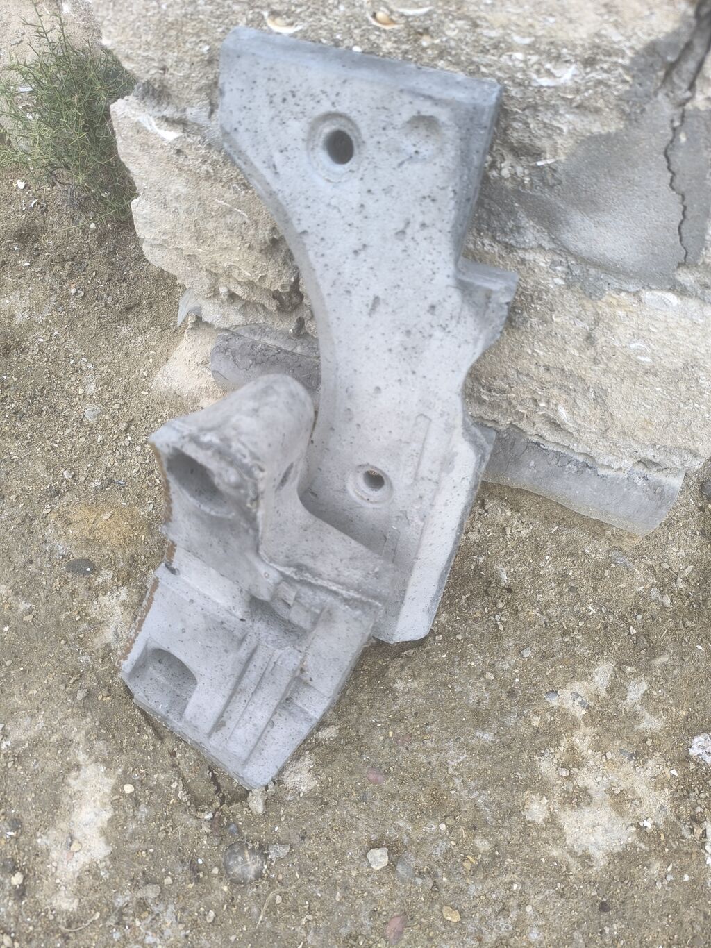 Məhsul: Beton körpü/boru dayağı üçün prefabrik kronşteyn/əlcək — Beton, Bakı (2)