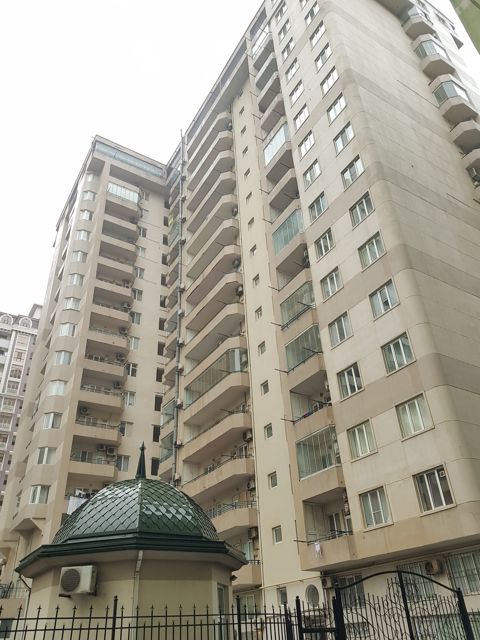 Satılır 4 otaqlı yeni tikili 206 m² — Bakı