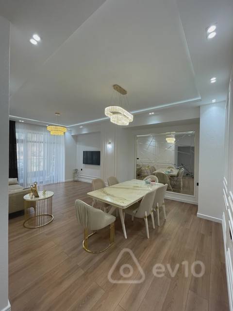 3 otaqlı mənzil, 140 m², Tbilisi pr. — kirayə — İntizam