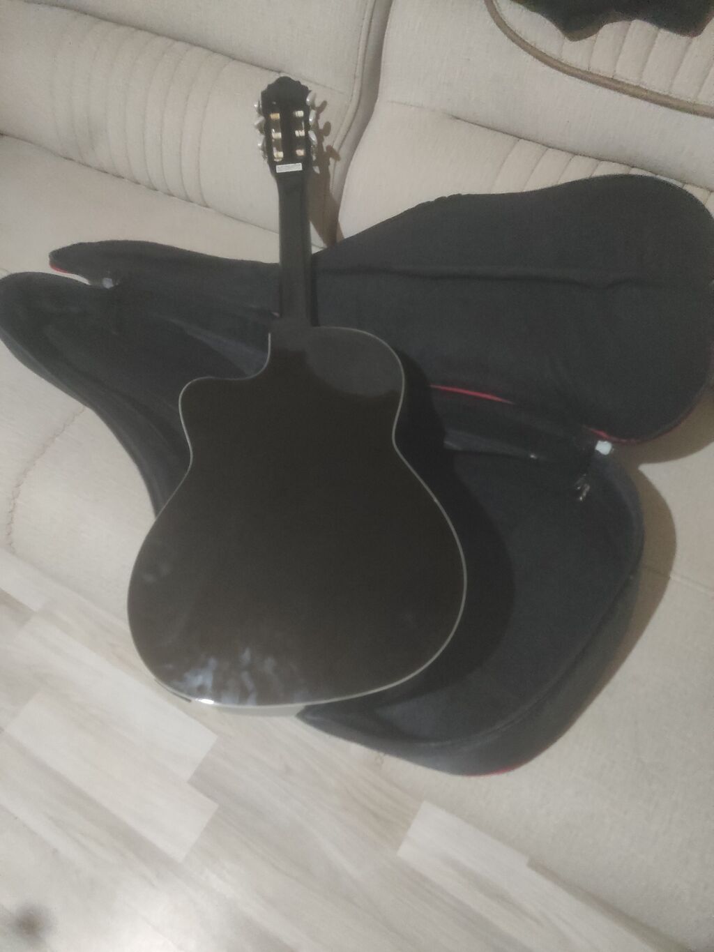 Qara klassik gitara + yumşaq qab (çexol) - Korpus: kəsikli (cutaway) — Gitarlar və digər simli alətlər, Bakı (3)