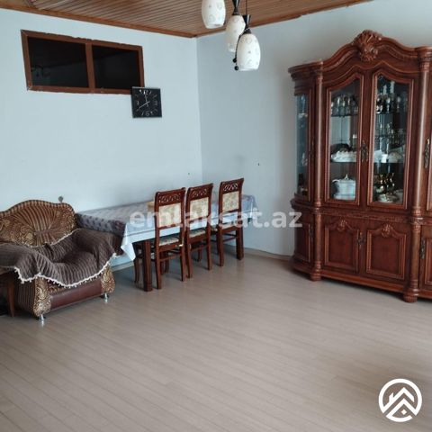 Satılır 3 otaq köhnə tikili 108 m², Yeni Günəşli — Bakı