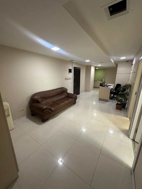 İcarəyə verilir 15 otaqlı ofis 650 m² — Bakı