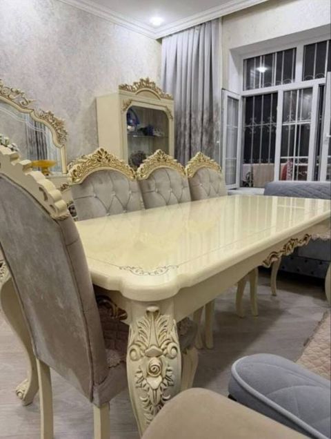 Stol ve 8 eded stul birge 550 azn Bileceri lale 2 kod 10 — Bakı