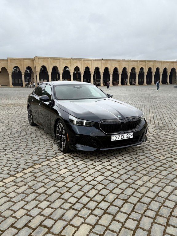 BMW 530, 2.0 L, 2025 il, 13 000 km 77-CC-929 — Avtomobillər, Bakı (3)