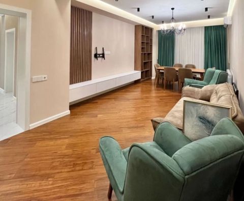 Satılır 3 otaqlı köhnə tikili 85 m² — Bakı