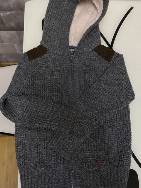 Oğlan uşağı üçün jaket - Rəng: tünd boz, toxunma trikotaj fakturalı — Bakı