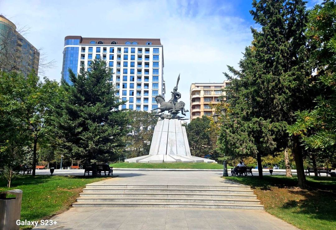 Satılır 4 otaqlı yeni tikili 180 m² — Mənzil, Bakı (7)