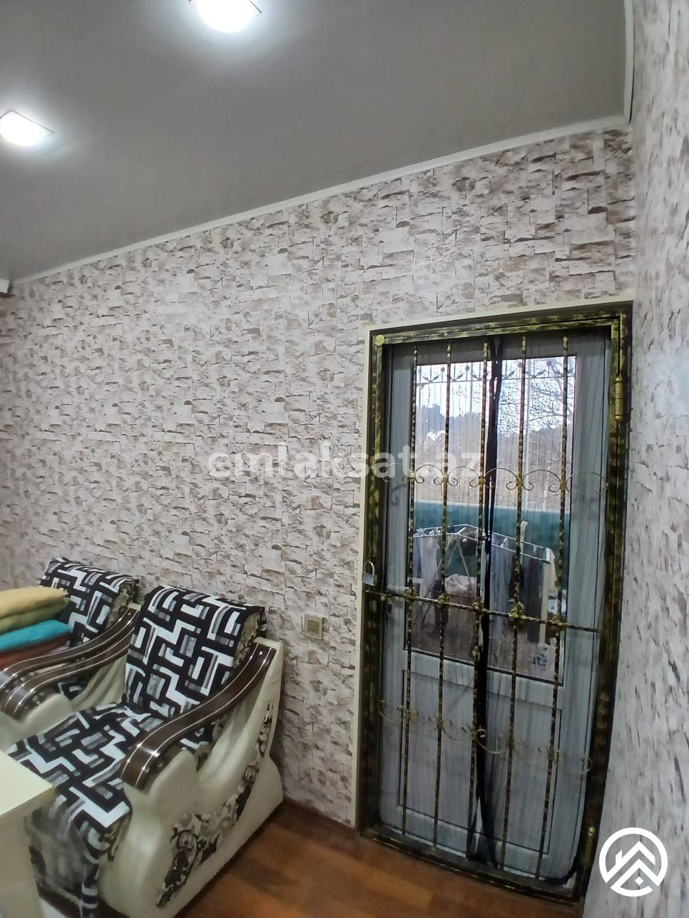 Satılır 3 otaq köhnə tikili 80 m², Avtovağzal metrosu — Mənzil, Bakı (11)