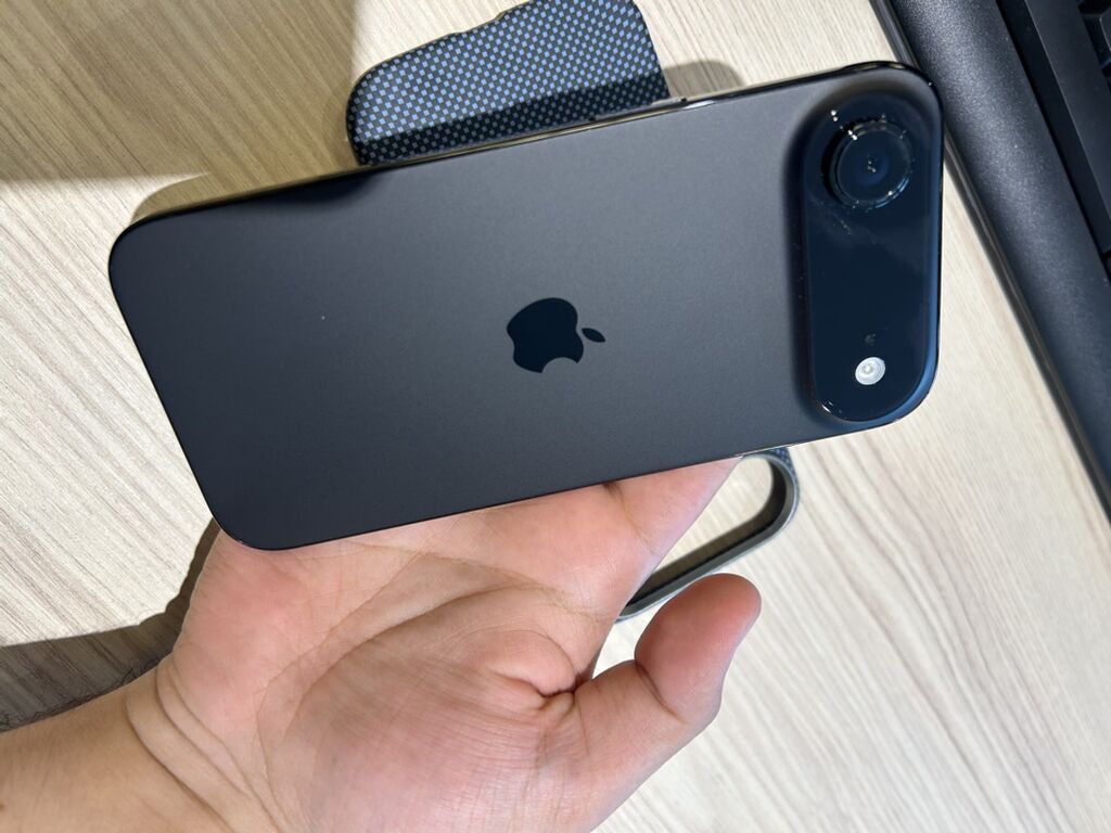 IPhone Air, 256 GB, Space Gray, Zəmanət, Simsiz şarj, Face ID — Apple iPhone, Bakı (2)