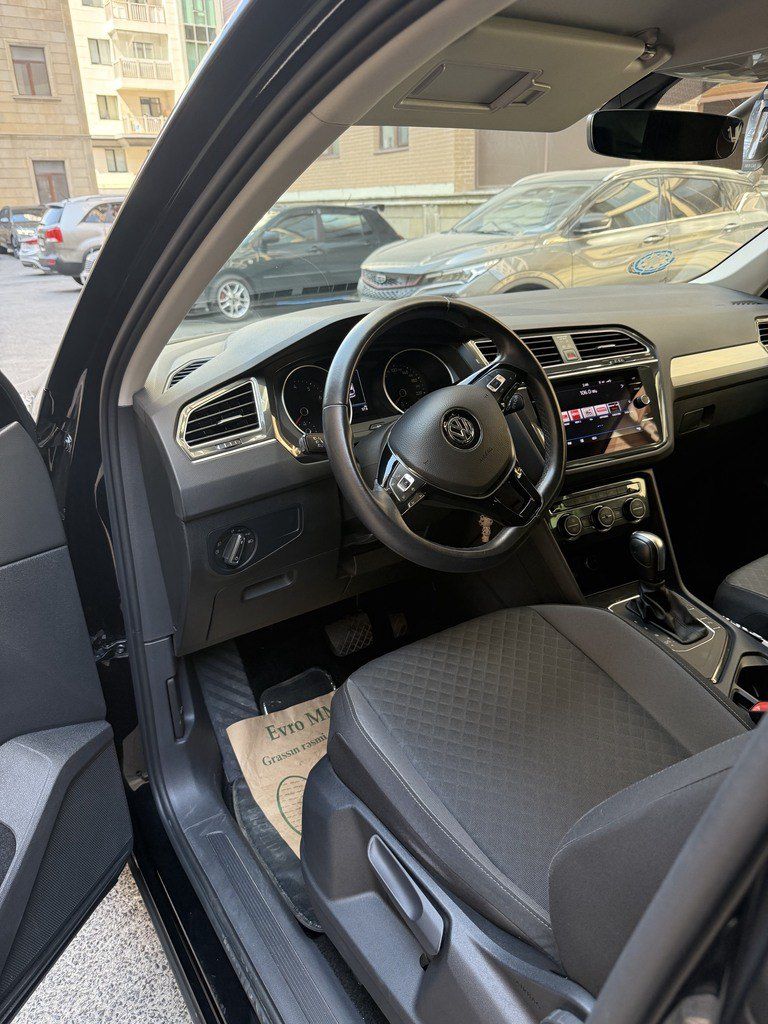 Volkswagen Tiguan, 1.4 L, 2020 il, 45 000 km — Avtomobillər, Bakı (4)