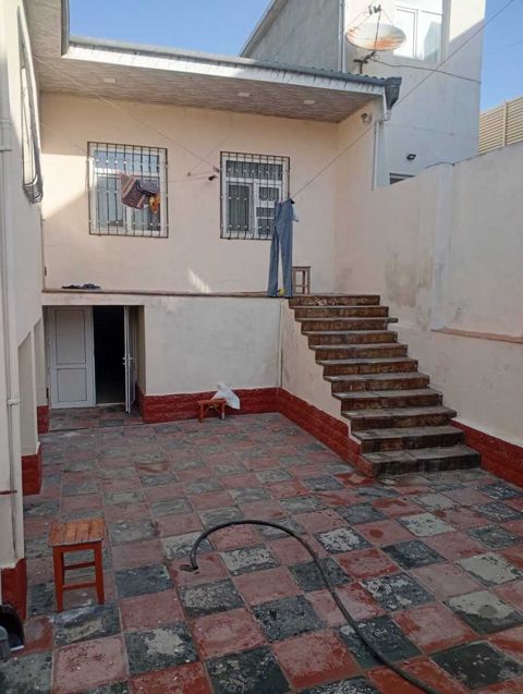 Satılır 3 otaqlı həyət evi/bağ evi 160 m² — Bakı