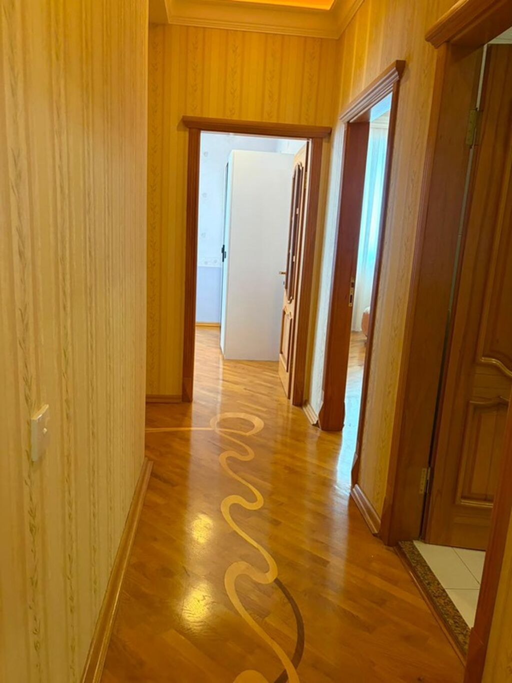 4 otaqlı 153 kv geniş mənzil – klassik interyer - Dəbdəbəli zal — Mənzil, Bakı (4)