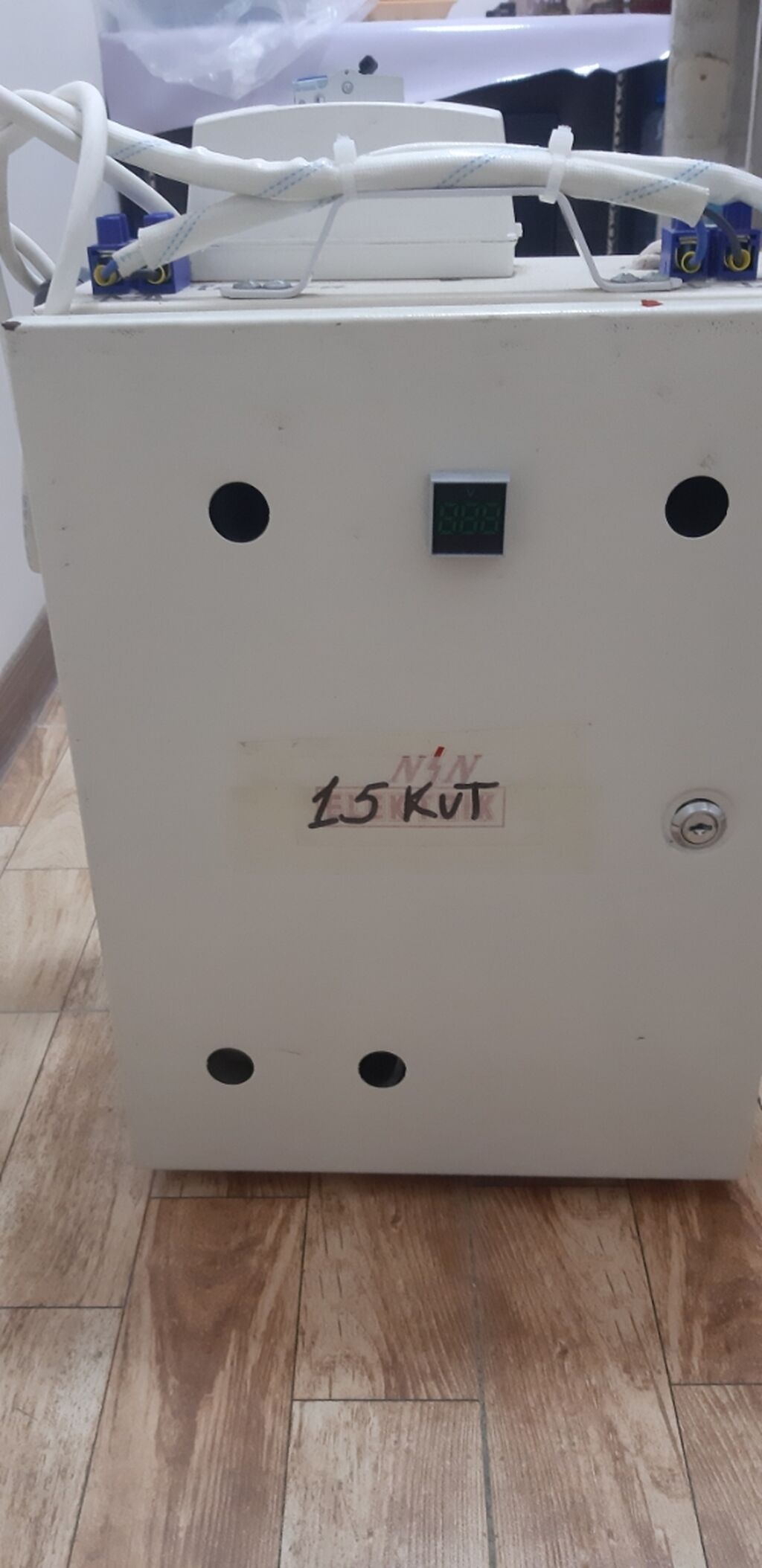 Məhsul: 15 kVt güclü gərginlik tənzimləyici/avtomatik stabilizator — Gərginlik stabilizatoru, Bakı (3)