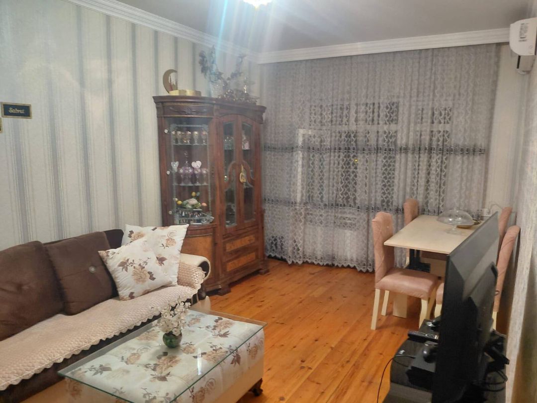 Satılır 2 otaqlı köhnə tikili 70 m² — Mənzil, Bakı (2)