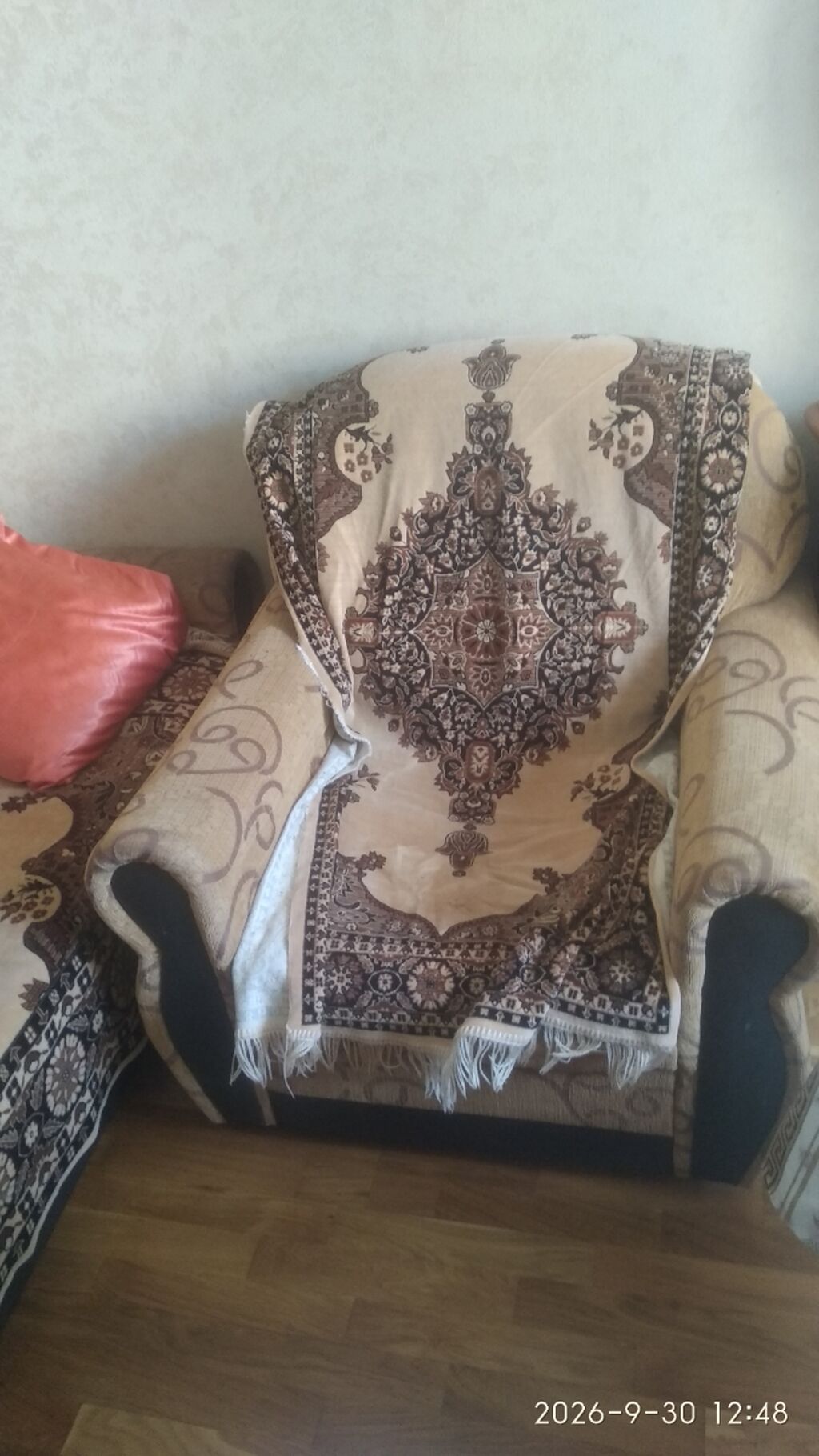 Klassik üslubda massiv ağac mebel dəsti - Rəng və material: Tünd qoz — Qonaq otağı üçün, Masazır (9)