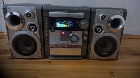 Samsung mini kombo audio sistemi Xüsusiyyətlər: - 2 yol hündür/orta — Digah