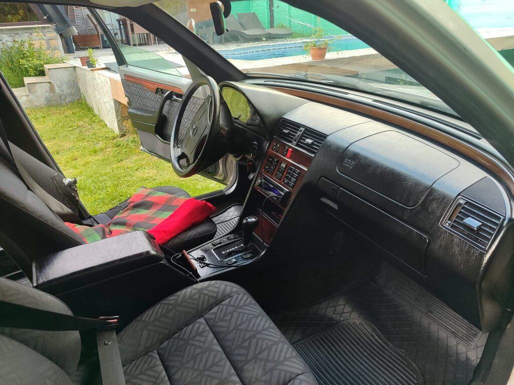Mercedes C 220, 2.2 L, 1995 il, 357 456 km 10-ZR-076 — Avtomobillər, Qəbələ (12)