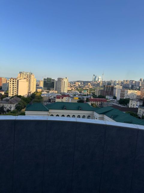 Satılır 4 otaqlı yeni tikili 170 m² — Bakı