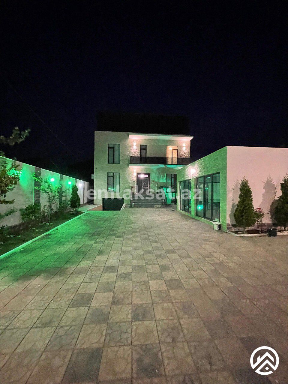 Satılır 6 otaq həyət evi / bağ evi 400 m², Badamdar — Ev, villa, Bakı (2)