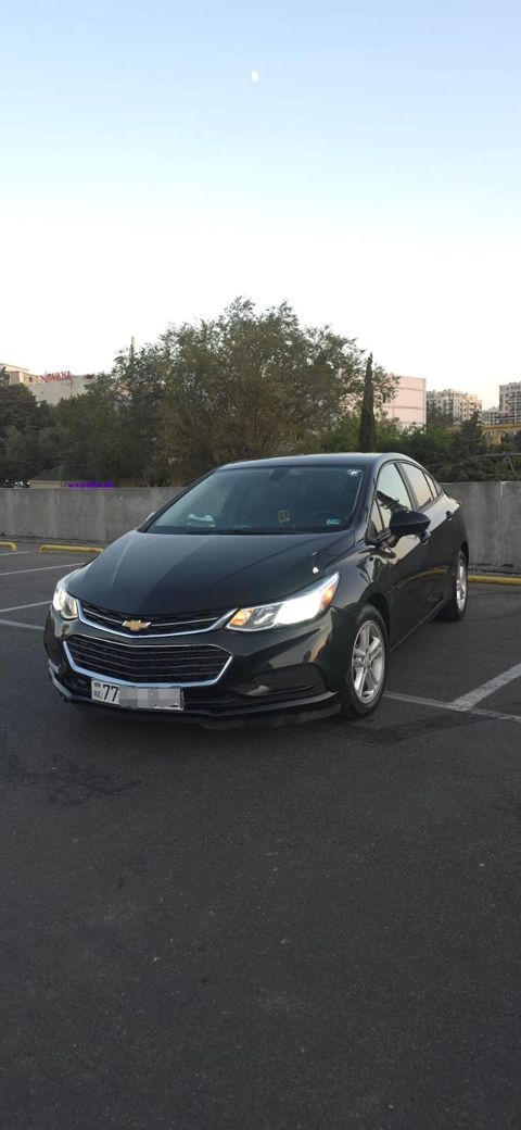Chevrolet Cruze sedan - Kuzov: 4 qapılı sedan, qara rəng - Mühərrik — Bakı