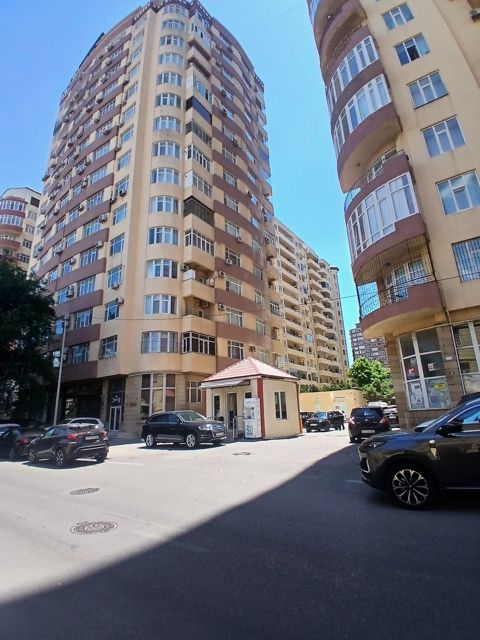 Satılır 5 otaqlı yeni tikili 410 m² — Bakı