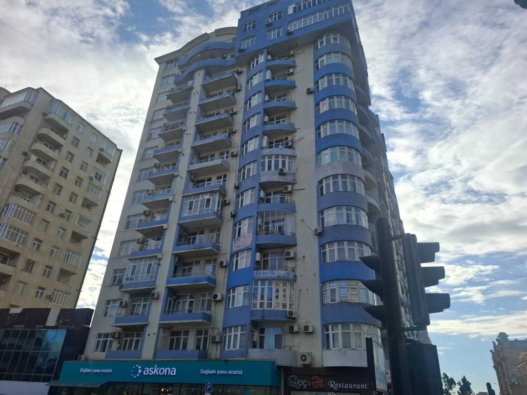 Satılır 5 otaqlı yeni tikili 220 m² — Mənzil, Bakı