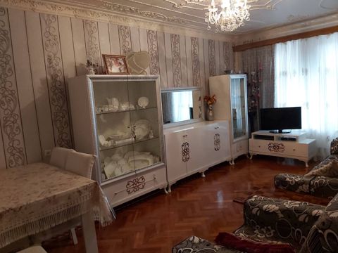 Satılır 3 otaqlı köhnə tikili 80 m² — Bakı