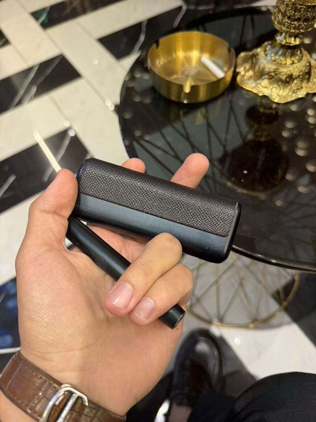 Islenmis iqos sekilde gorunduyu kimidir ciziqlari var sadece basqa bir — Elektronik siqaretlər, Bakı (5)
