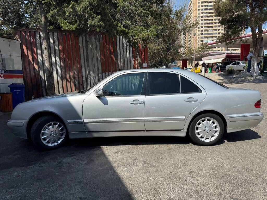 Mercedes E 270, 2.7 L, 2000 il, 623 000 km 90-FZ-630 — Avtomobillər, Bakı (3)