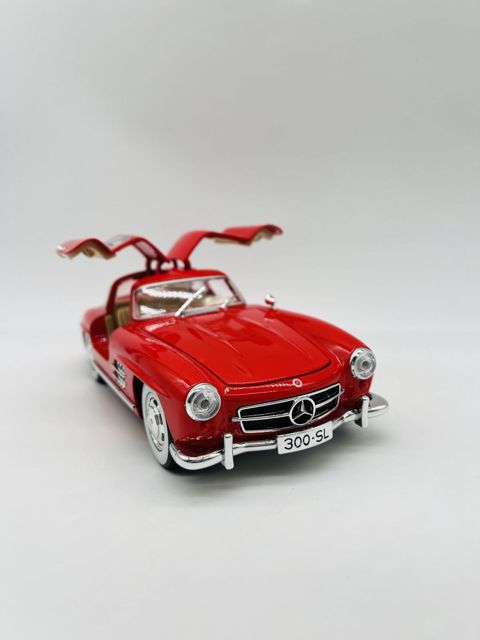 Oyuncaq maşın Mercedes-Benz 300 SL, metal, qırmızı — Bakı