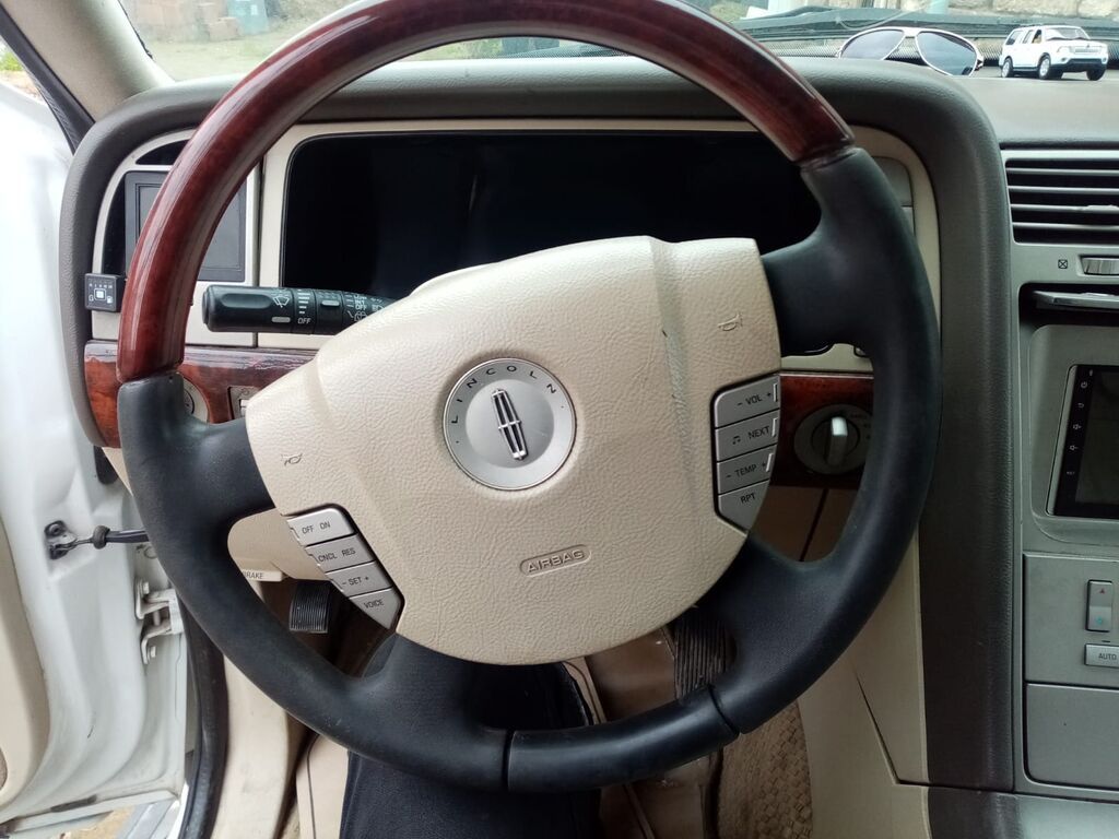 Lincoln Aviator/SUV (ağ rəng) Xüsusiyyətlər: - Kuzov: 5 qapılı tam — Avtomobillər, Digah (9)