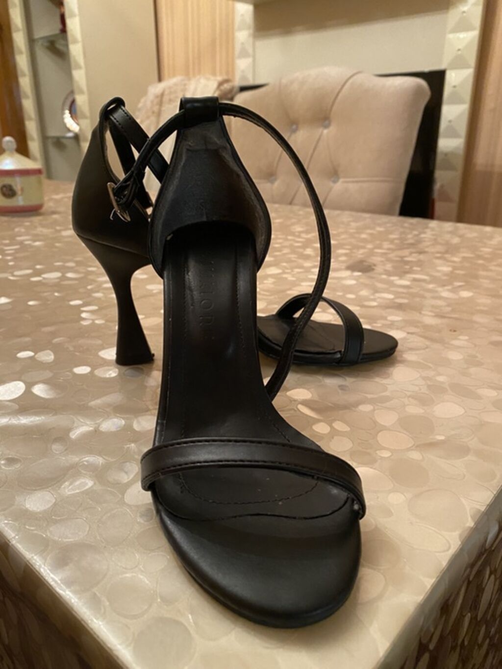 Qadın üçün zərif qara sandal Yeni alinib Hec geyinilmeyib Ayagima — Sandal, Bakı (2)