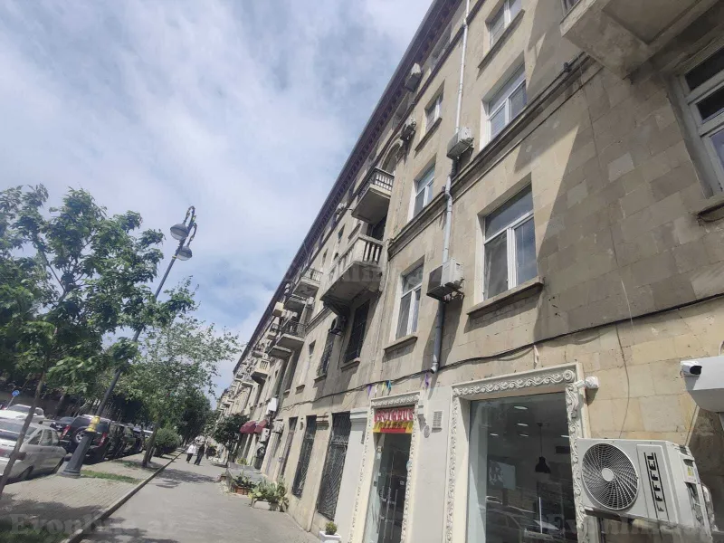 Satılır 2 otaqlı Mənzil Köhnə tikili 64 m² Bakı, Yasamal r., Elmlər Akademiyası m — Mənzil, Bakı (3)