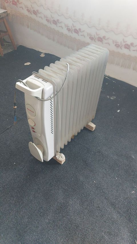 Yağ tipli elektrik qizdiricisi havani qurutmadan — Bakı